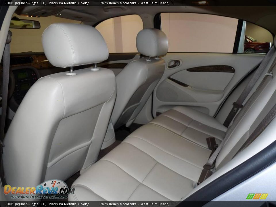 2006 Jaguar S-Type 3.0 Platinum Metallic / Ivory Photo #19