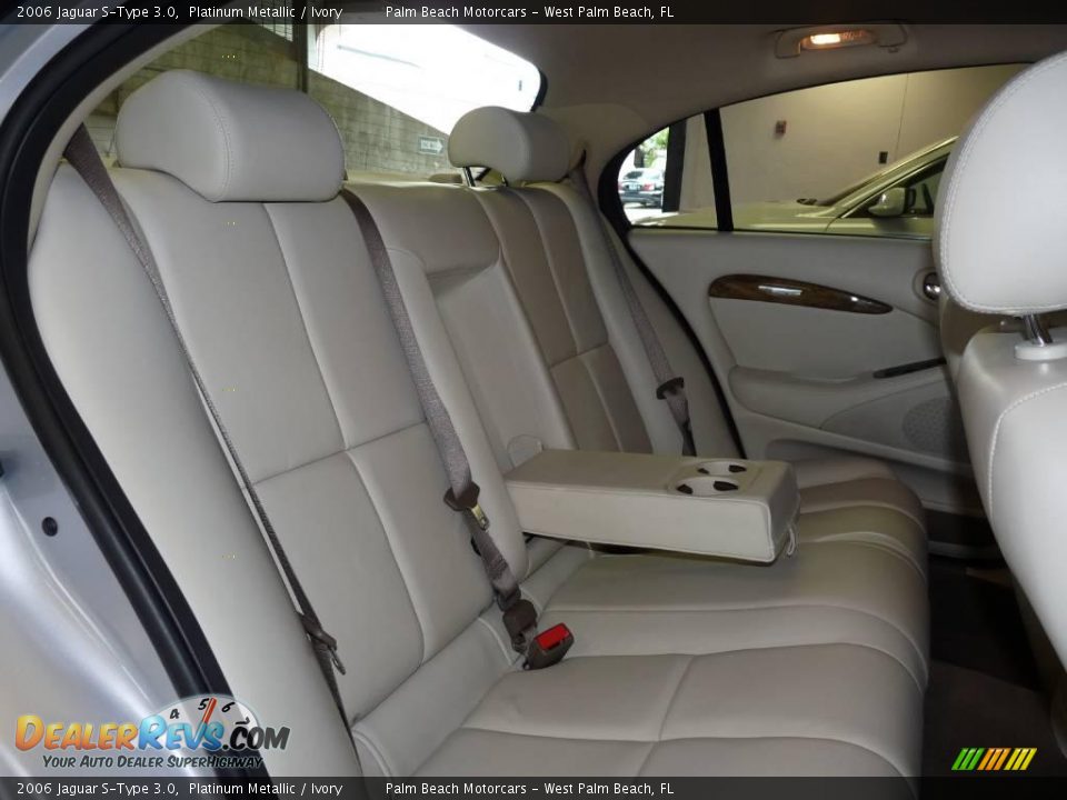 2006 Jaguar S-Type 3.0 Platinum Metallic / Ivory Photo #23