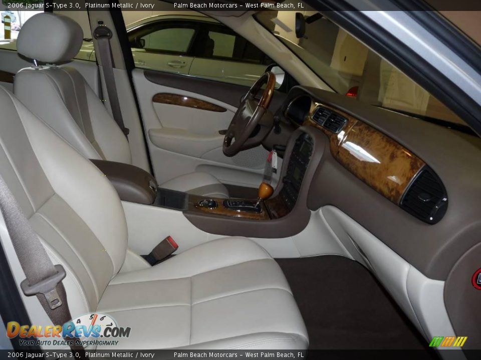 2006 Jaguar S-Type 3.0 Platinum Metallic / Ivory Photo #25