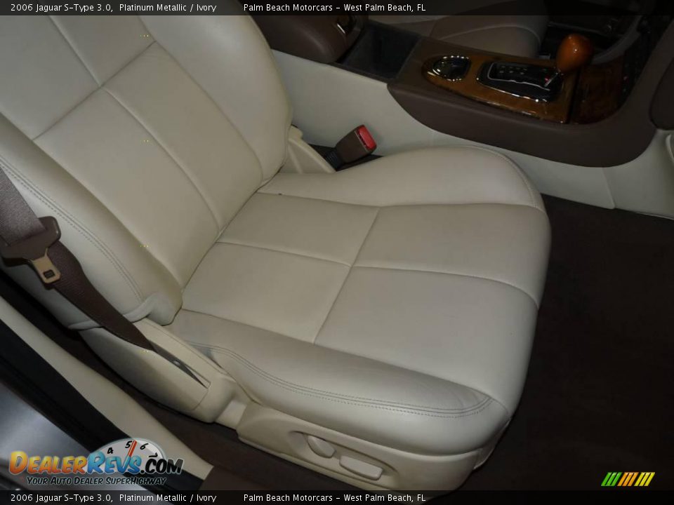 2006 Jaguar S-Type 3.0 Platinum Metallic / Ivory Photo #27