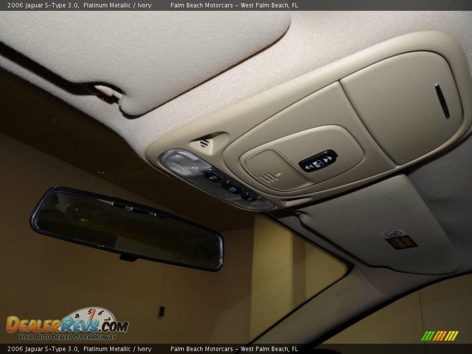 2006 Jaguar S-Type 3.0 Platinum Metallic / Ivory Photo #32