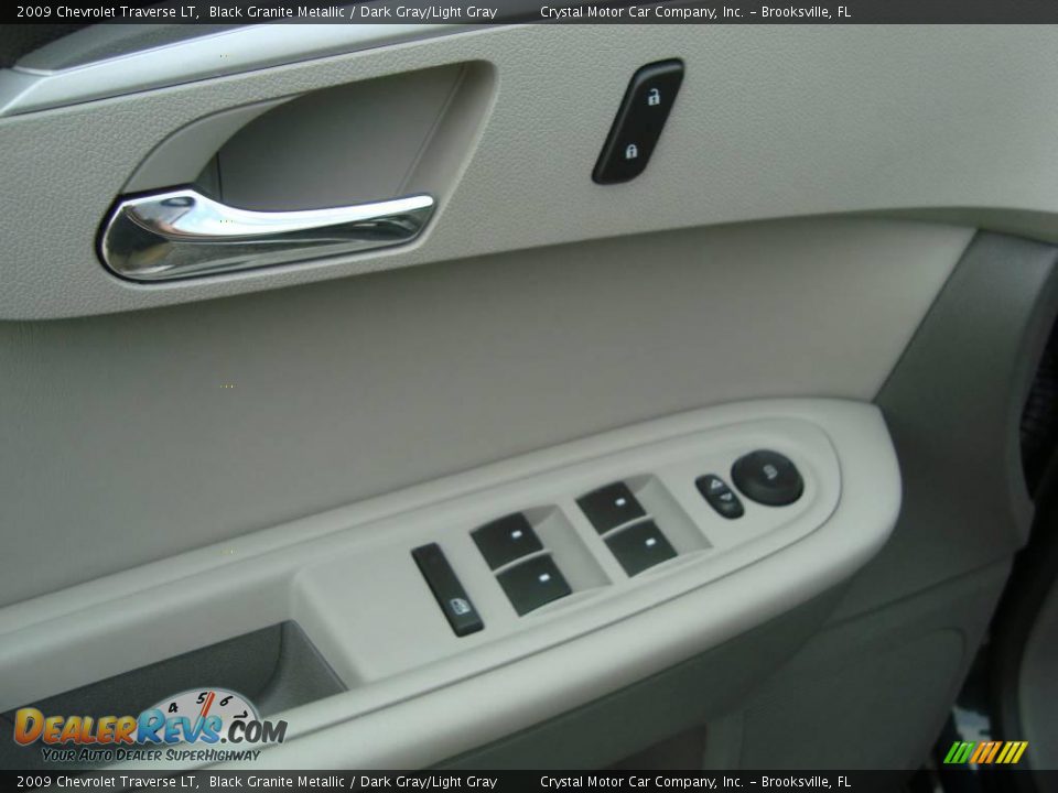 2009 Chevrolet Traverse LT Black Granite Metallic / Dark Gray/Light Gray Photo #17