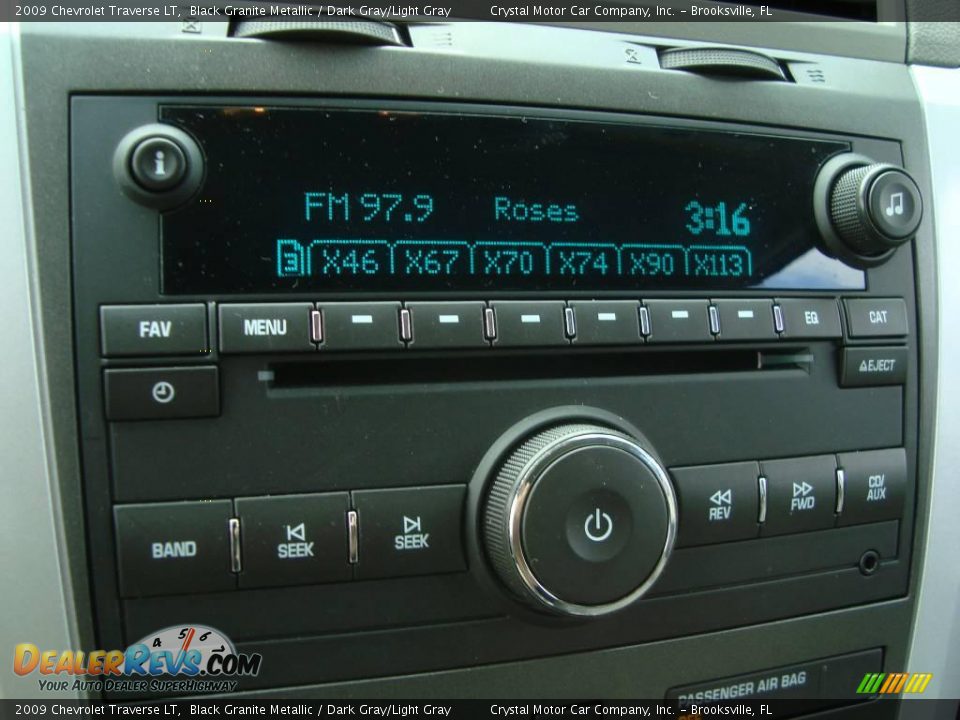 2009 Chevrolet Traverse LT Black Granite Metallic / Dark Gray/Light Gray Photo #19