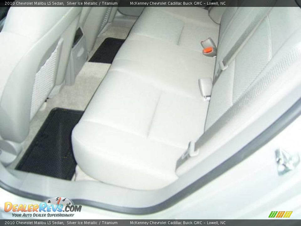 2010 Chevrolet Malibu LS Sedan Silver Ice Metallic / Titanium Photo #11