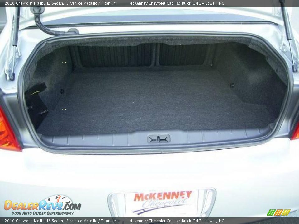 2010 Chevrolet Malibu LS Sedan Silver Ice Metallic / Titanium Photo #12