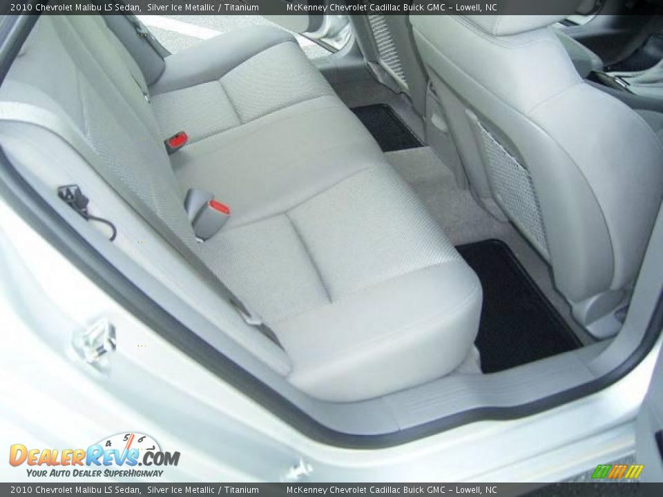 2010 Chevrolet Malibu LS Sedan Silver Ice Metallic / Titanium Photo #13