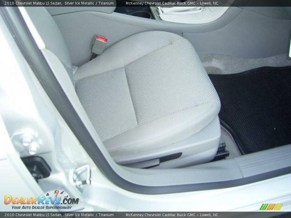 2010 Chevrolet Malibu LS Sedan Silver Ice Metallic / Titanium Photo #14