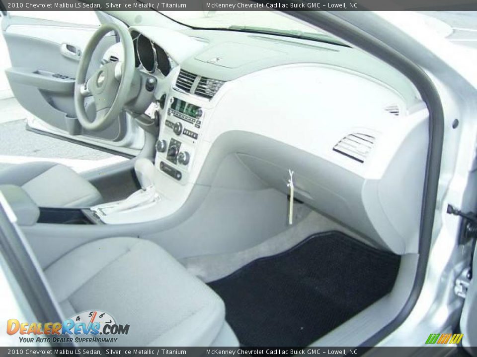 2010 Chevrolet Malibu LS Sedan Silver Ice Metallic / Titanium Photo #15