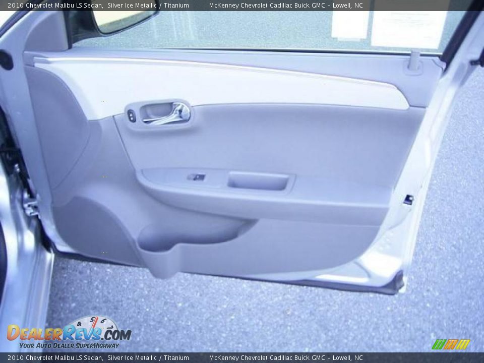 2010 Chevrolet Malibu LS Sedan Silver Ice Metallic / Titanium Photo #16