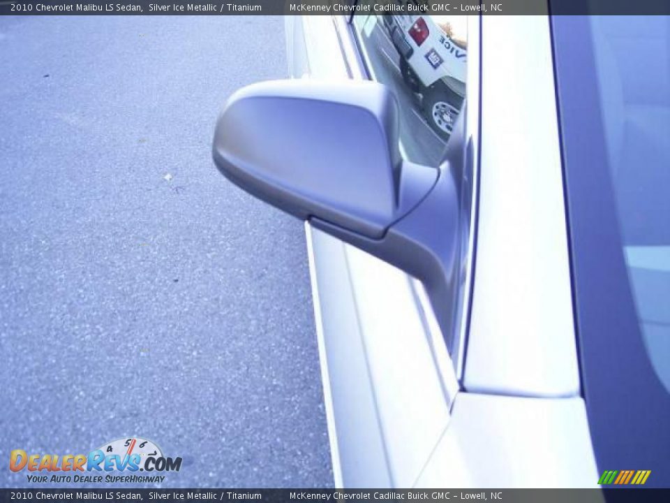 2010 Chevrolet Malibu LS Sedan Silver Ice Metallic / Titanium Photo #18