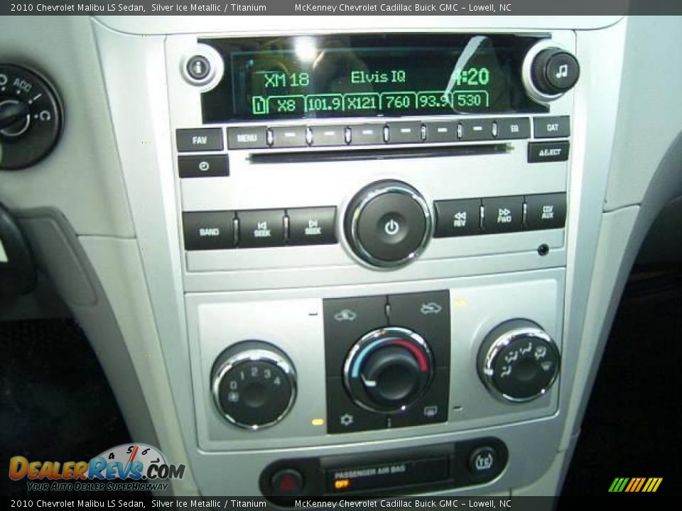 2010 Chevrolet Malibu LS Sedan Silver Ice Metallic / Titanium Photo #24