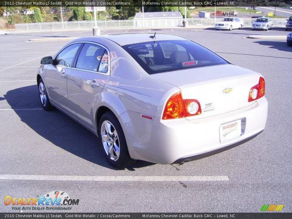 2010 Chevrolet Malibu LS Sedan Gold Mist Metallic / Cocoa/Cashmere Photo #3