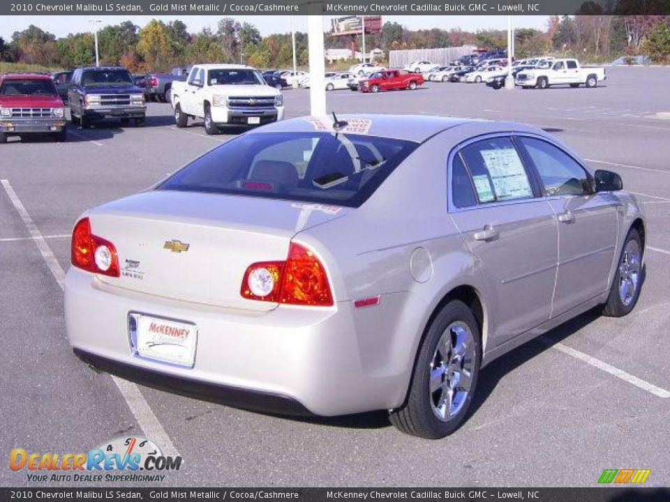 2010 Chevrolet Malibu LS Sedan Gold Mist Metallic / Cocoa/Cashmere Photo #5