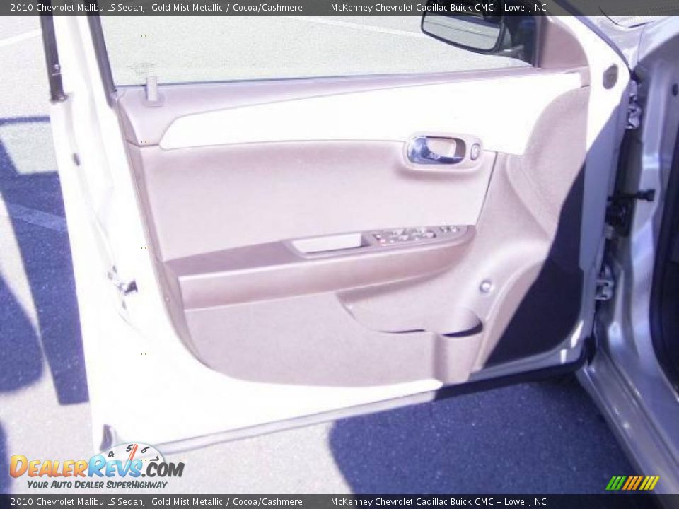 2010 Chevrolet Malibu LS Sedan Gold Mist Metallic / Cocoa/Cashmere Photo #7