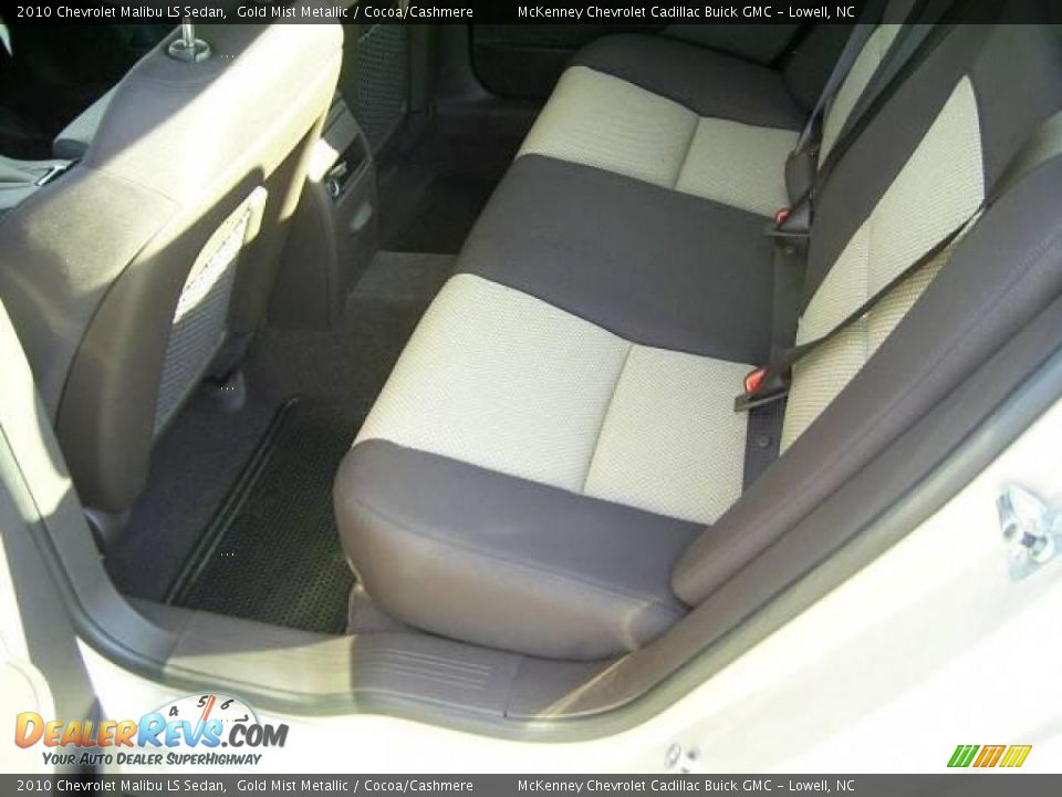 2010 Chevrolet Malibu LS Sedan Gold Mist Metallic / Cocoa/Cashmere Photo #11