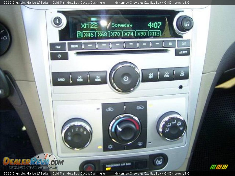 2010 Chevrolet Malibu LS Sedan Gold Mist Metallic / Cocoa/Cashmere Photo #23