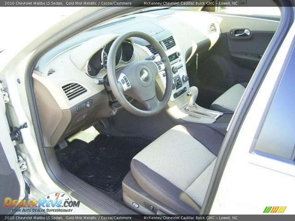 2010 Chevrolet Malibu LS Sedan Gold Mist Metallic / Cocoa/Cashmere Photo #25