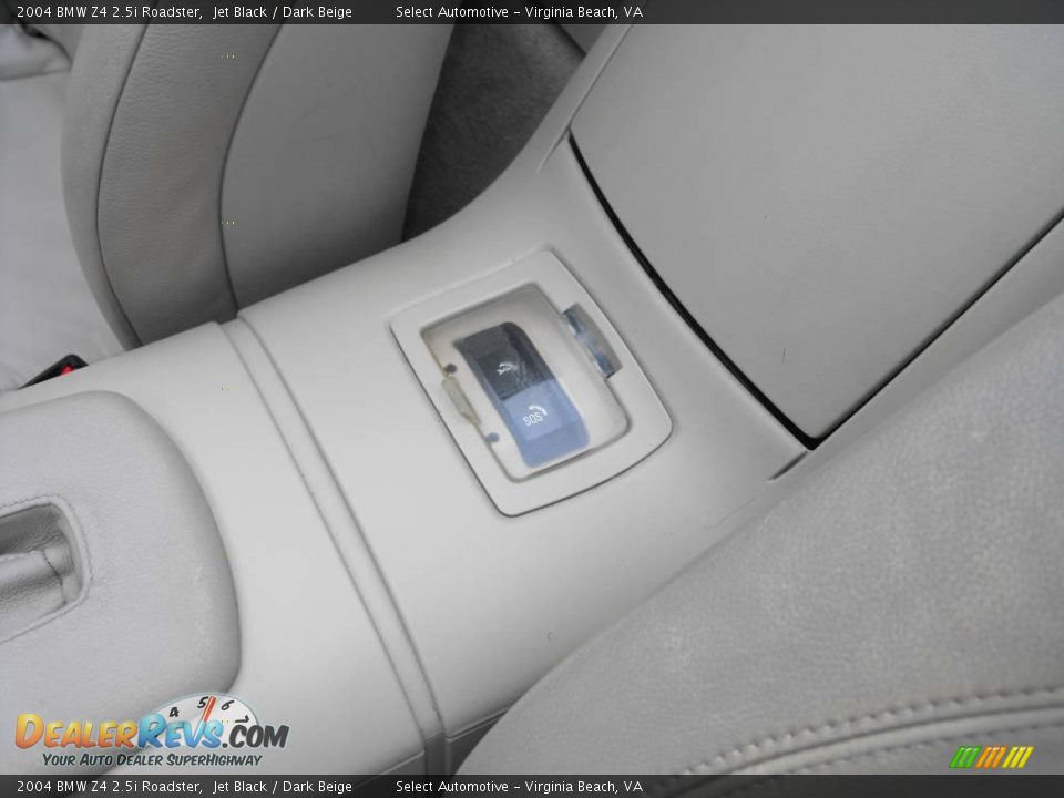 2004 BMW Z4 2.5i Roadster Jet Black / Dark Beige Photo #13