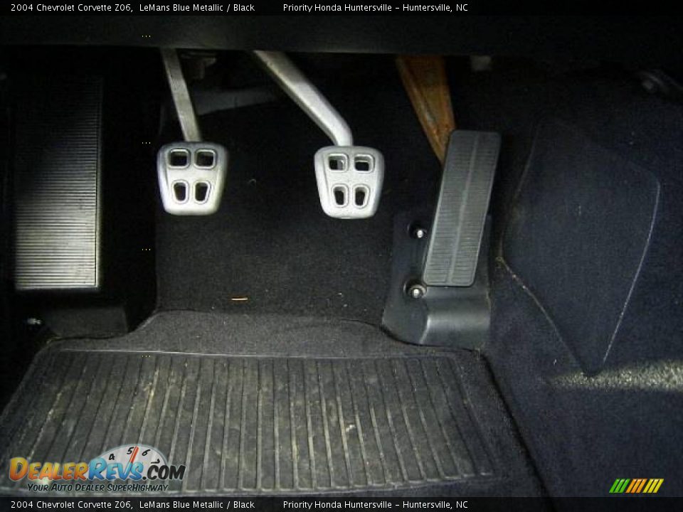 2004 Chevrolet Corvette Z06 LeMans Blue Metallic / Black Photo #26