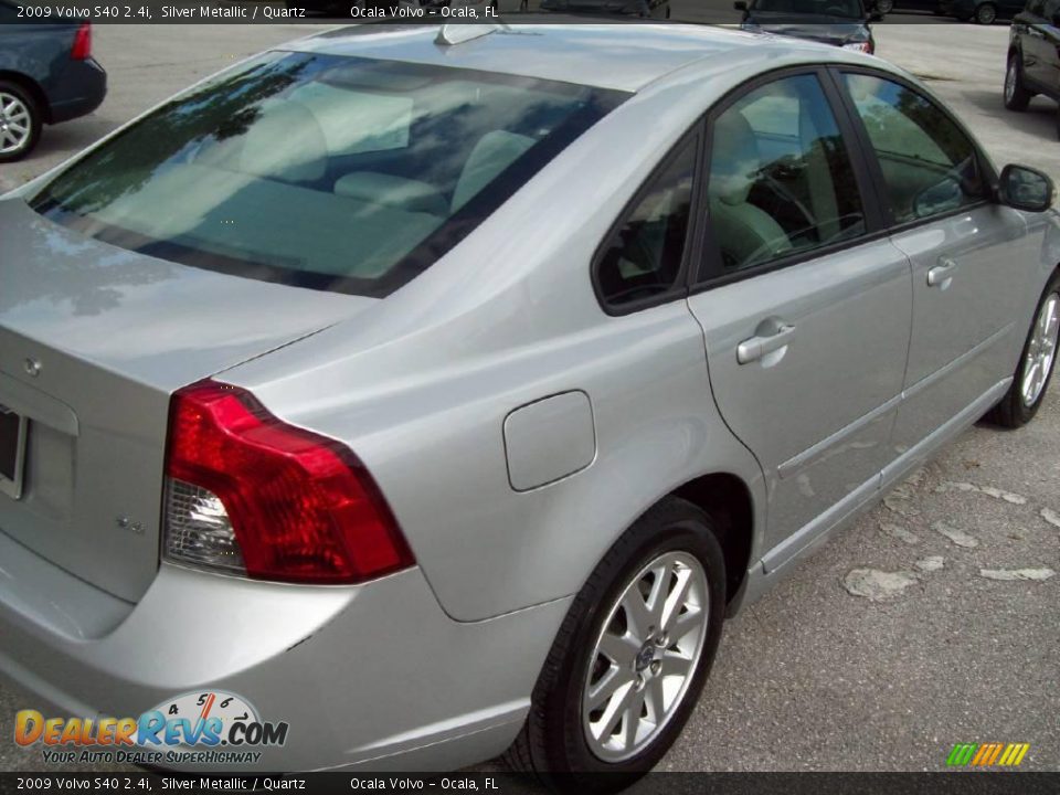 2009 Volvo S40 2.4i Silver Metallic / Quartz Photo #7