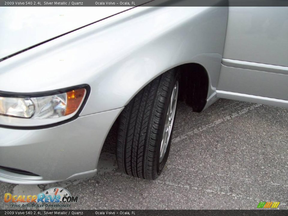 2009 Volvo S40 2.4i Silver Metallic / Quartz Photo #11