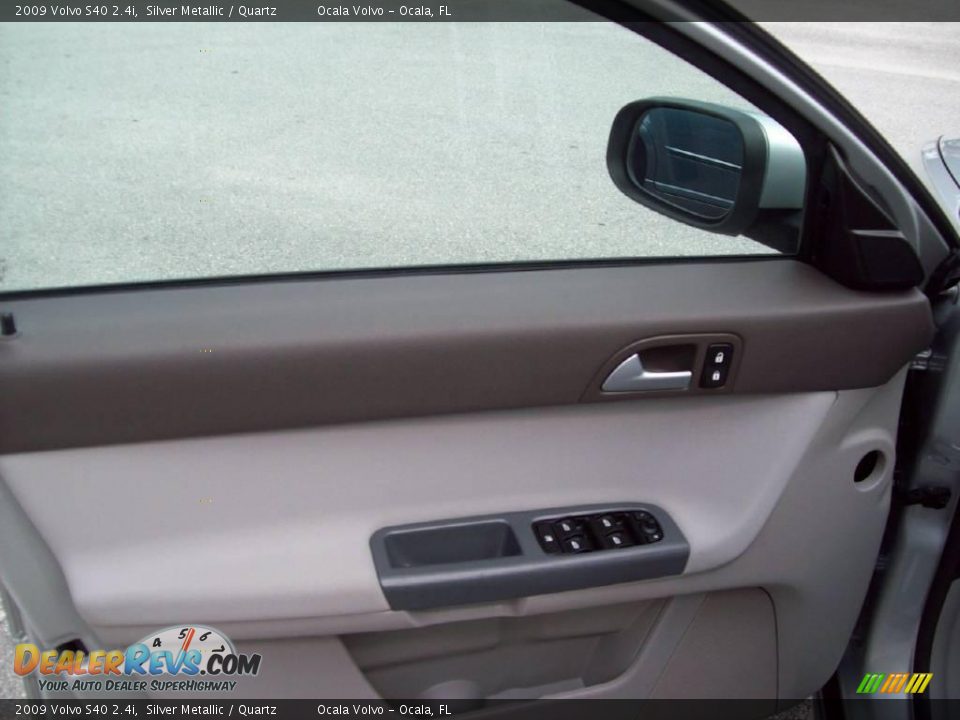 2009 Volvo S40 2.4i Silver Metallic / Quartz Photo #15