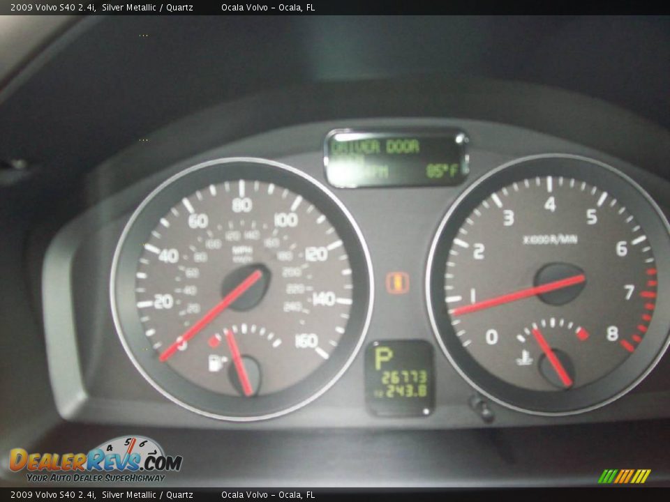 2009 Volvo S40 2.4i Silver Metallic / Quartz Photo #16