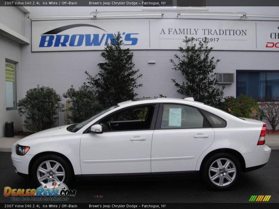 2007 Volvo S40 2.4i Ice White / Off-Black Photo #1