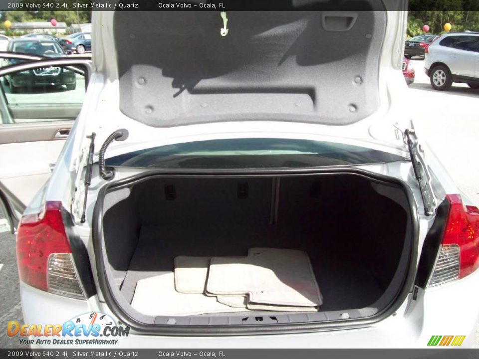 2009 Volvo S40 2.4i Silver Metallic / Quartz Photo #18