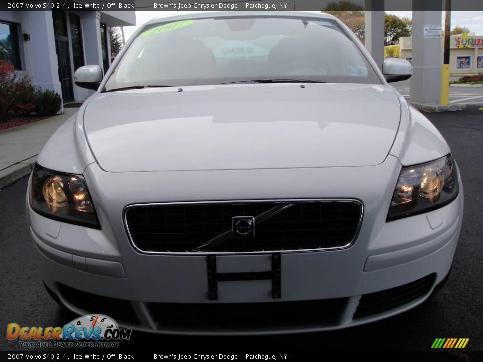 2007 Volvo S40 2.4i Ice White / Off-Black Photo #3