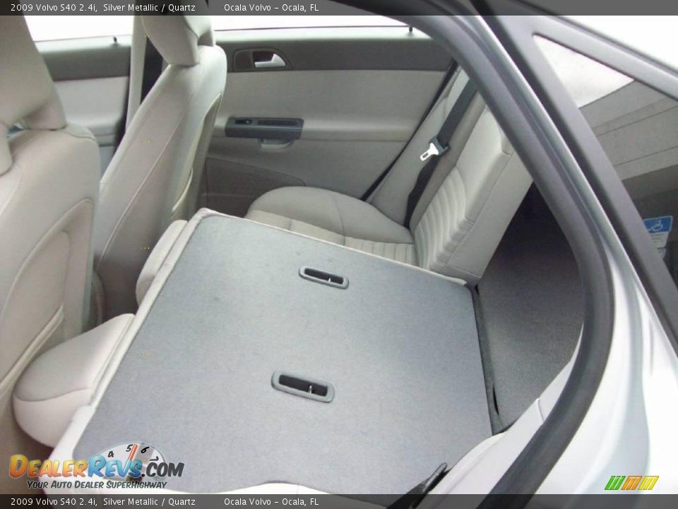 2009 Volvo S40 2.4i Silver Metallic / Quartz Photo #22