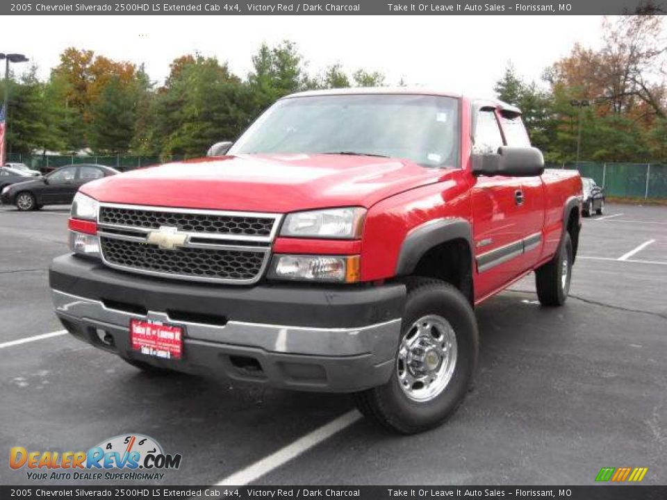 2005 Chevrolet Silverado 2500HD LS Extended Cab 4x4 Victory Red / Dark Charcoal Photo #1