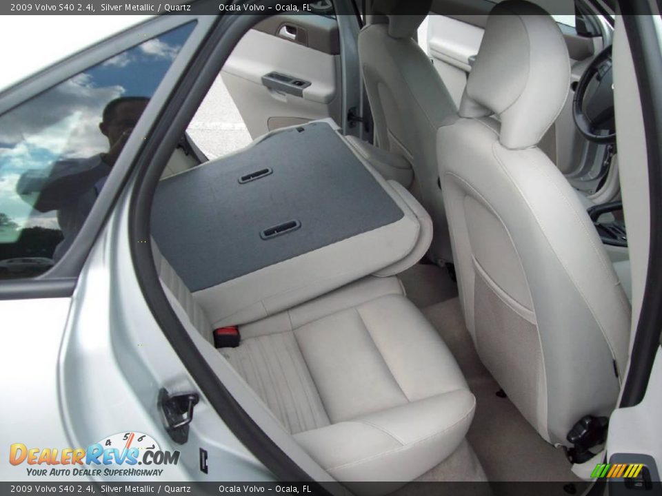 2009 Volvo S40 2.4i Silver Metallic / Quartz Photo #23