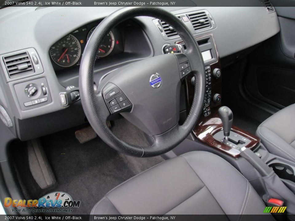 2007 Volvo S40 2.4i Ice White / Off-Black Photo #10