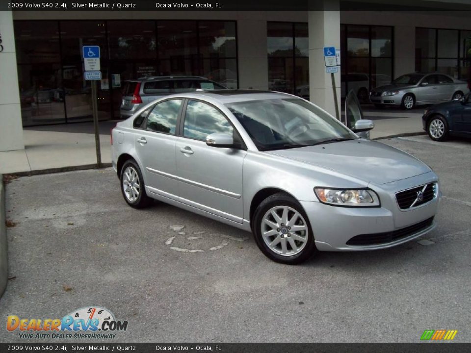 2009 Volvo S40 2.4i Silver Metallic / Quartz Photo #28