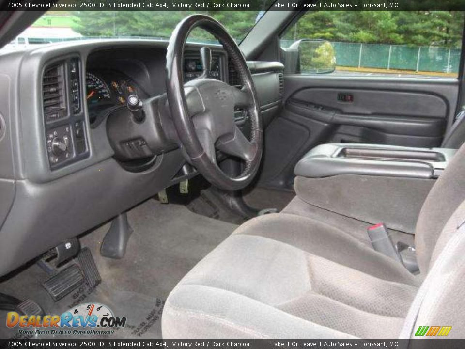 2005 Chevrolet Silverado 2500HD LS Extended Cab 4x4 Victory Red / Dark Charcoal Photo #9
