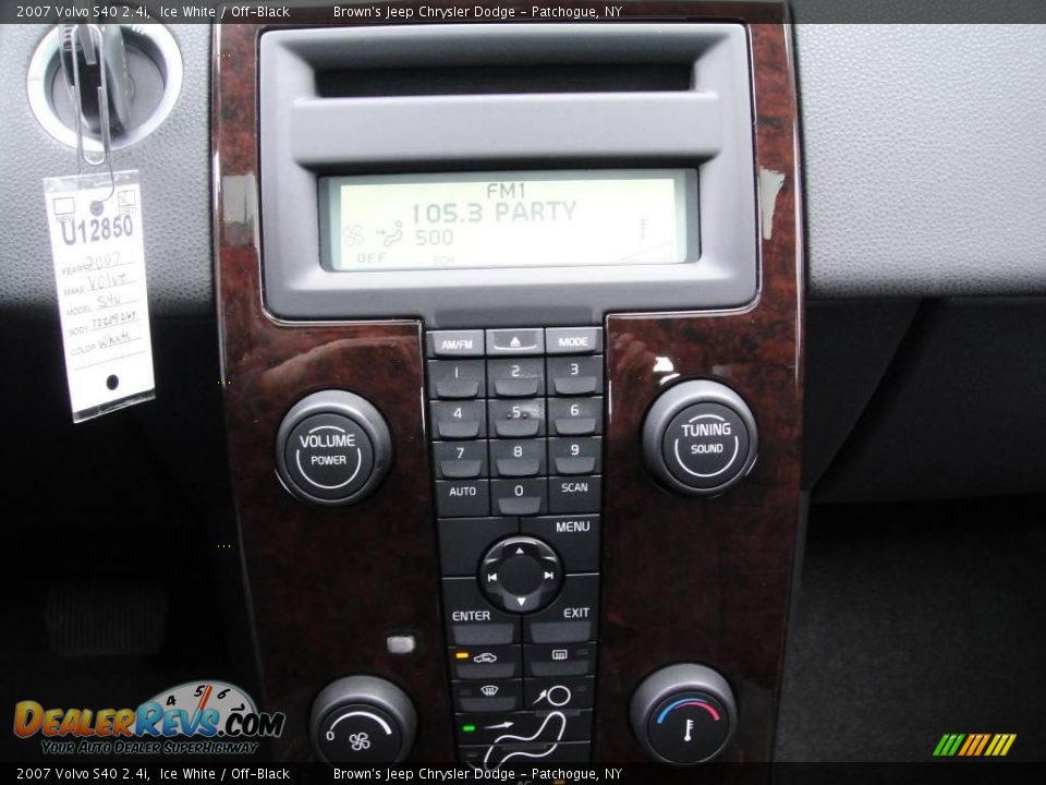 2007 Volvo S40 2.4i Ice White / Off-Black Photo #13