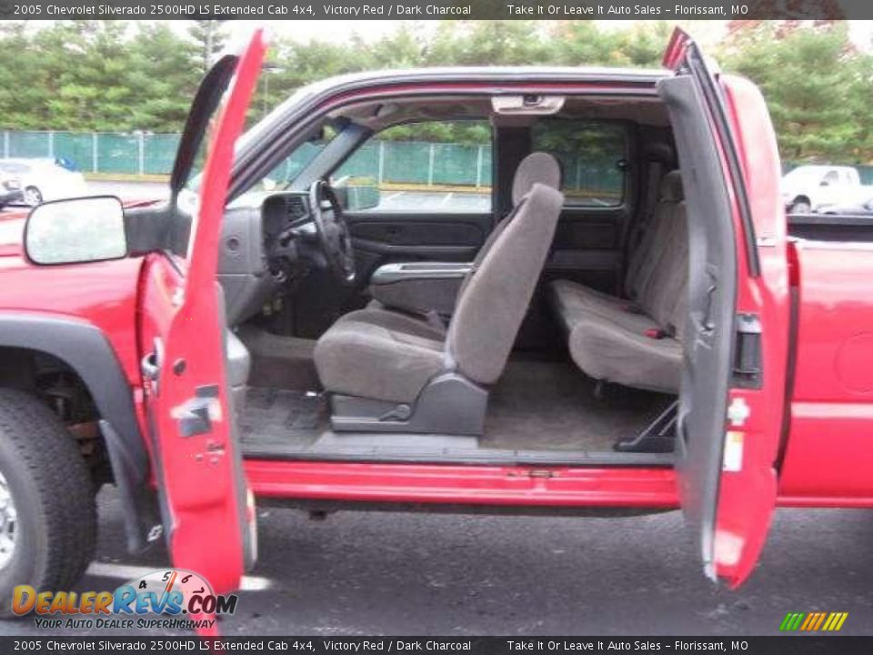 2005 Chevrolet Silverado 2500HD LS Extended Cab 4x4 Victory Red / Dark Charcoal Photo #14