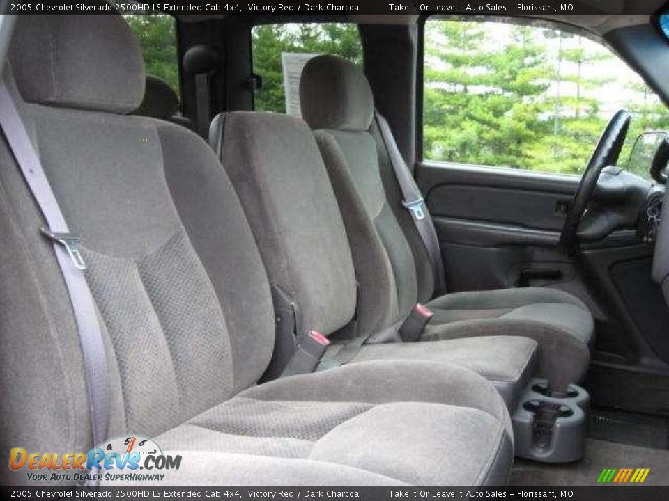 2005 Chevrolet Silverado 2500HD LS Extended Cab 4x4 Victory Red / Dark Charcoal Photo #15