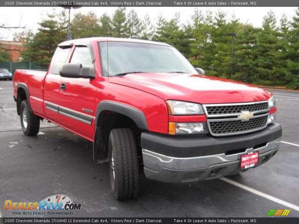 2005 Chevrolet Silverado 2500HD LS Extended Cab 4x4 Victory Red / Dark Charcoal Photo #17