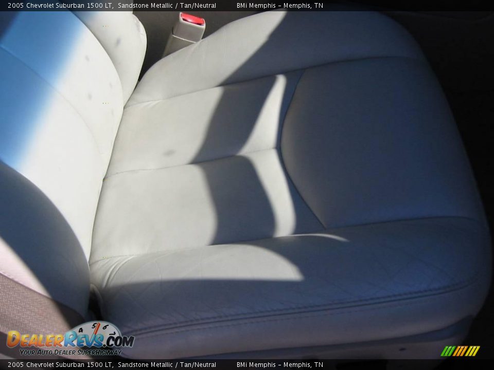 2005 Chevrolet Suburban 1500 LT Sandstone Metallic / Tan/Neutral Photo #15