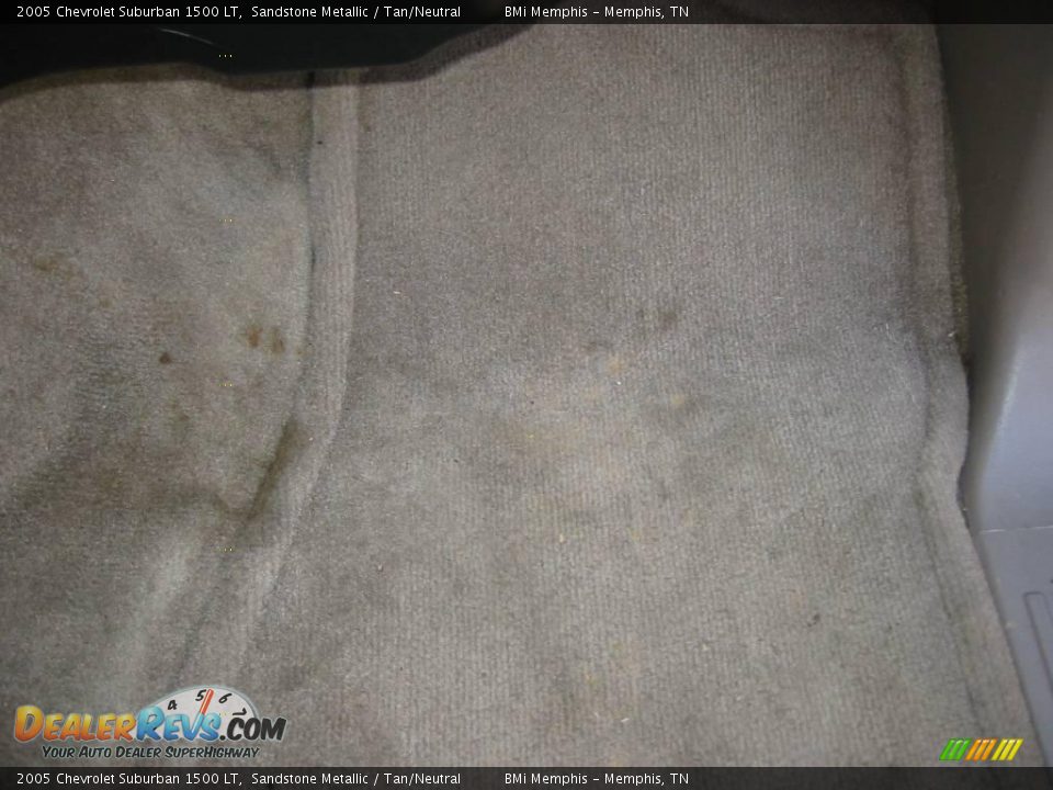 2005 Chevrolet Suburban 1500 LT Sandstone Metallic / Tan/Neutral Photo #17