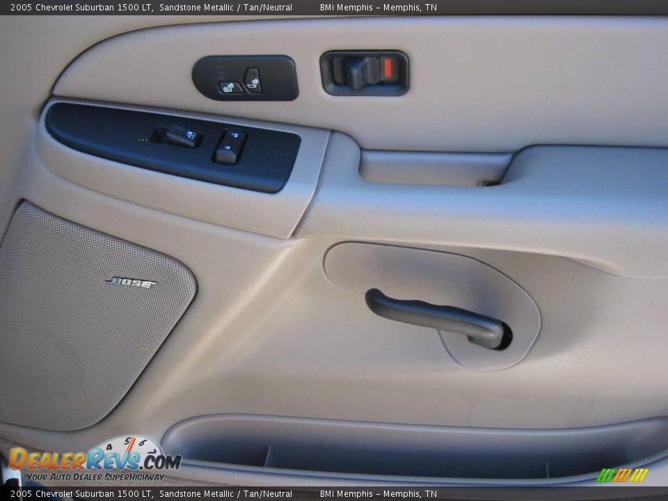 2005 Chevrolet Suburban 1500 LT Sandstone Metallic / Tan/Neutral Photo #18