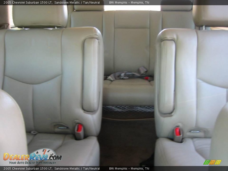 2005 Chevrolet Suburban 1500 LT Sandstone Metallic / Tan/Neutral Photo #22