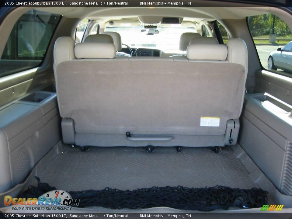 2005 Chevrolet Suburban 1500 LT Sandstone Metallic / Tan/Neutral Photo #23