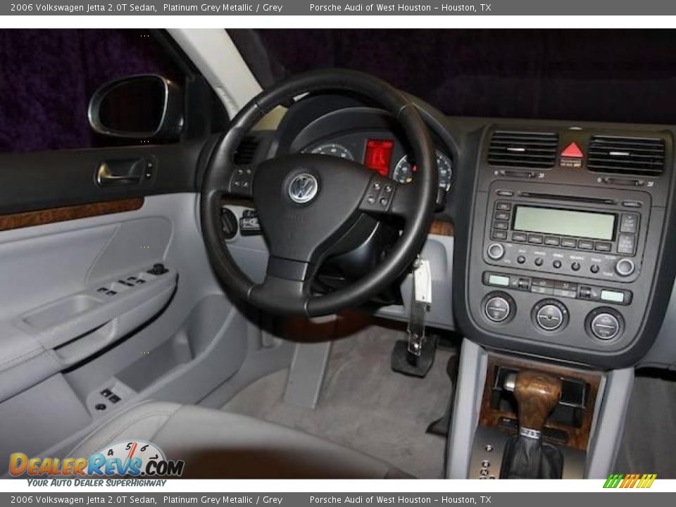 2006 Volkswagen Jetta 2.0T Sedan Platinum Grey Metallic / Grey Photo #10
