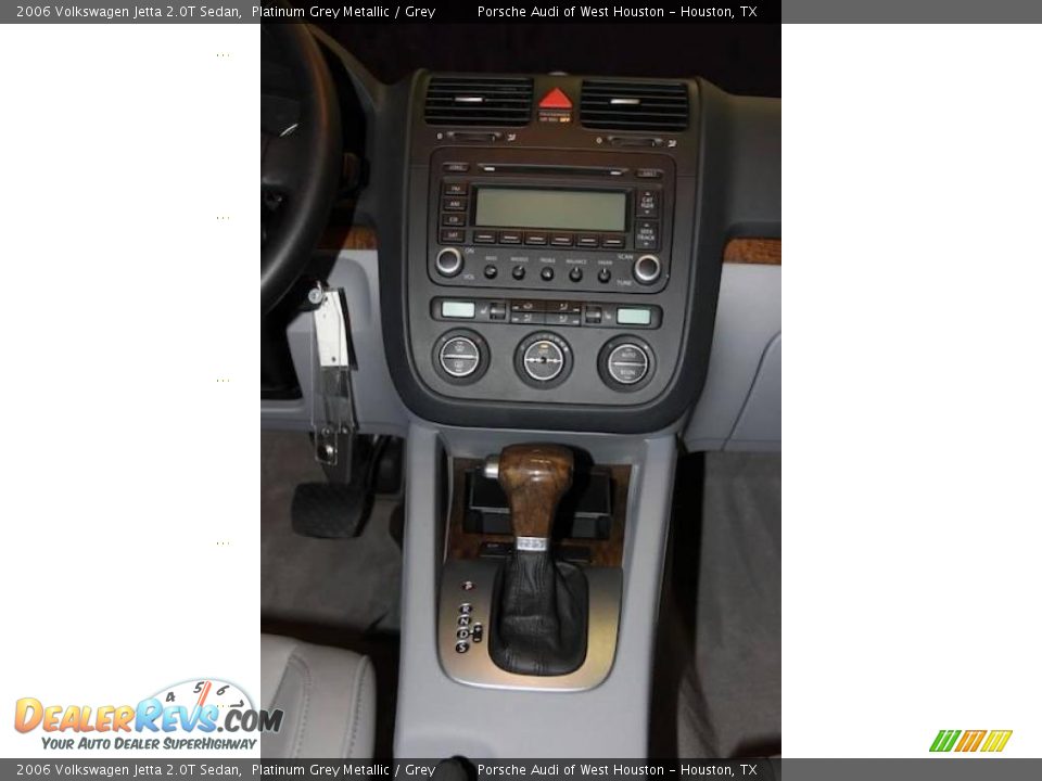 2006 Volkswagen Jetta 2.0T Sedan Platinum Grey Metallic / Grey Photo #18