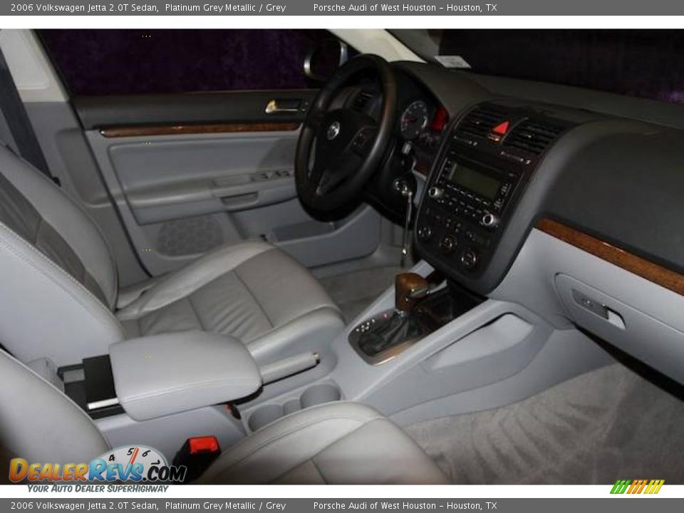 2006 Volkswagen Jetta 2.0T Sedan Platinum Grey Metallic / Grey Photo #24