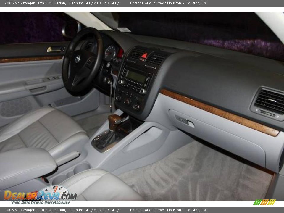 2006 Volkswagen Jetta 2.0T Sedan Platinum Grey Metallic / Grey Photo #25