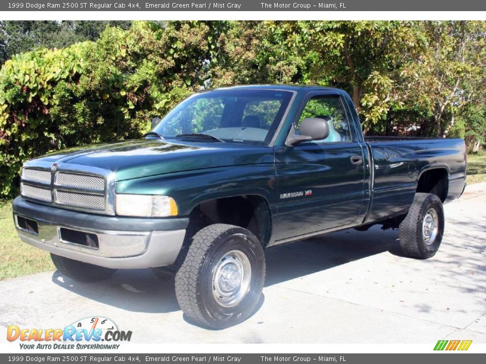 1999 Dodge Ram 2500 ST Regular Cab 4x4 Emerald Green Pearl / Mist Gray Photo #2